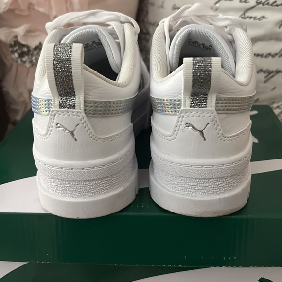 Puma Sneakers​ - Picture 3 of 8